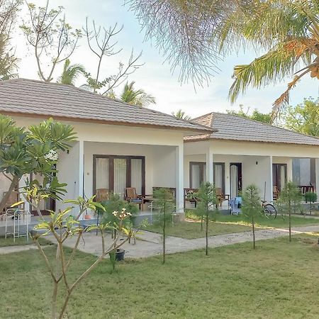 Nusa Indah Bungalows Gili Air Exterior foto