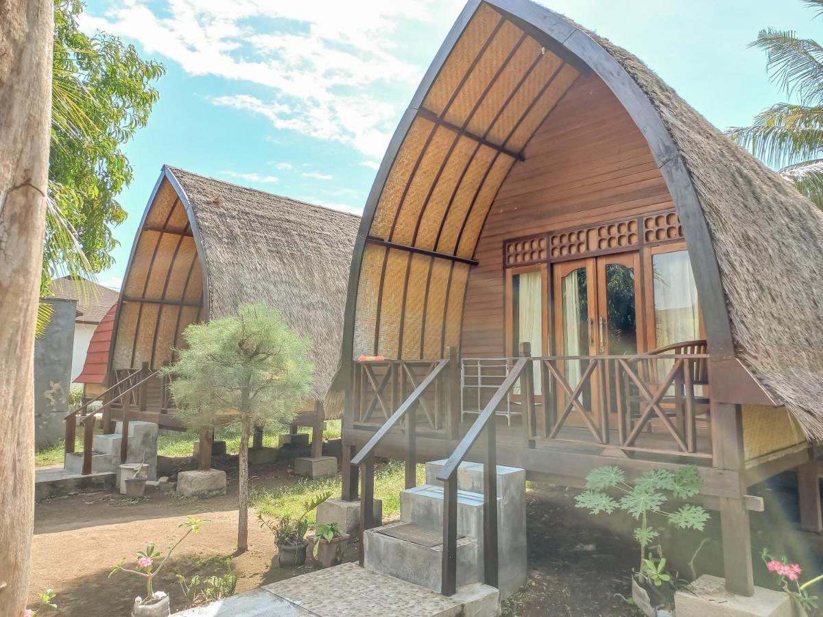 Nusa Indah Bungalows Gili Air Exterior foto