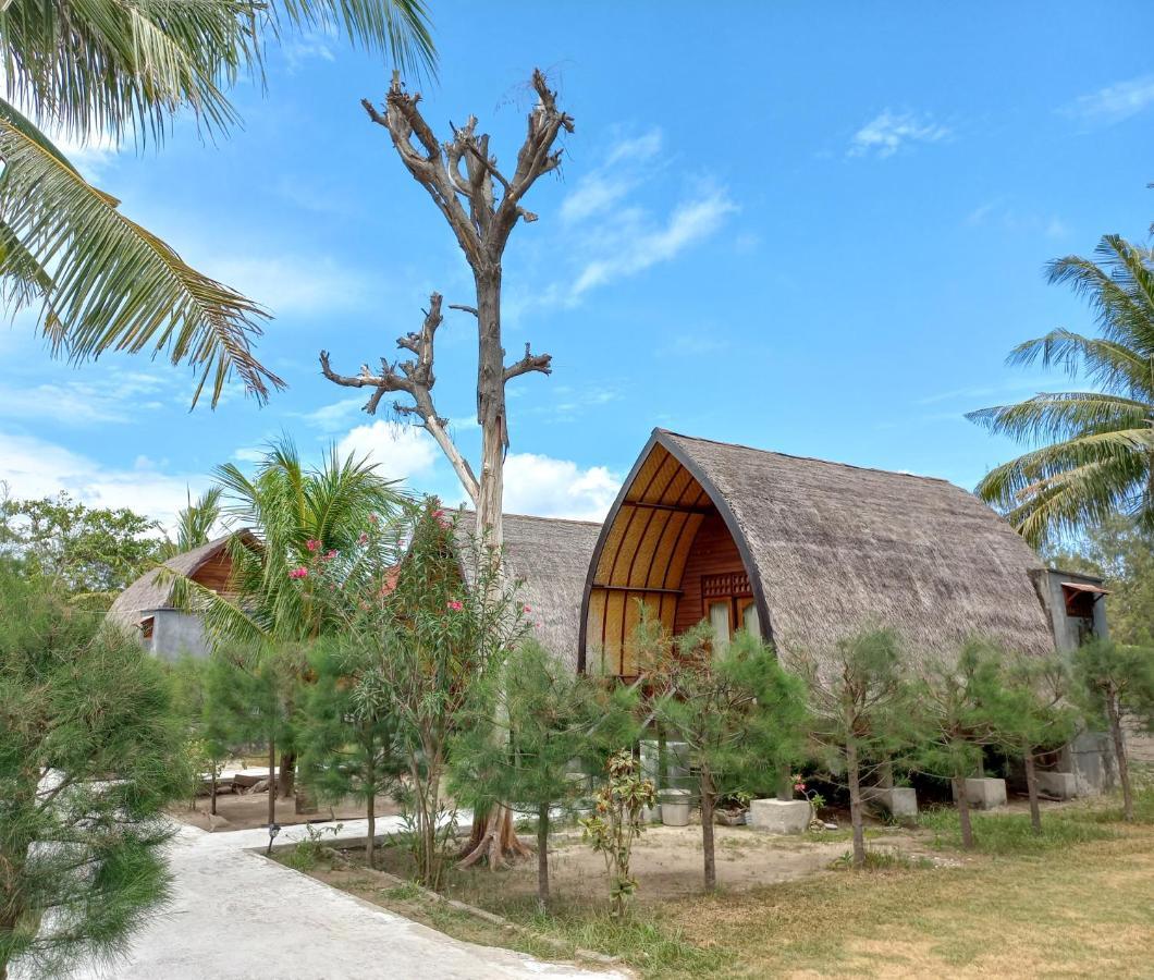 Nusa Indah Bungalows Gili Air Exterior foto